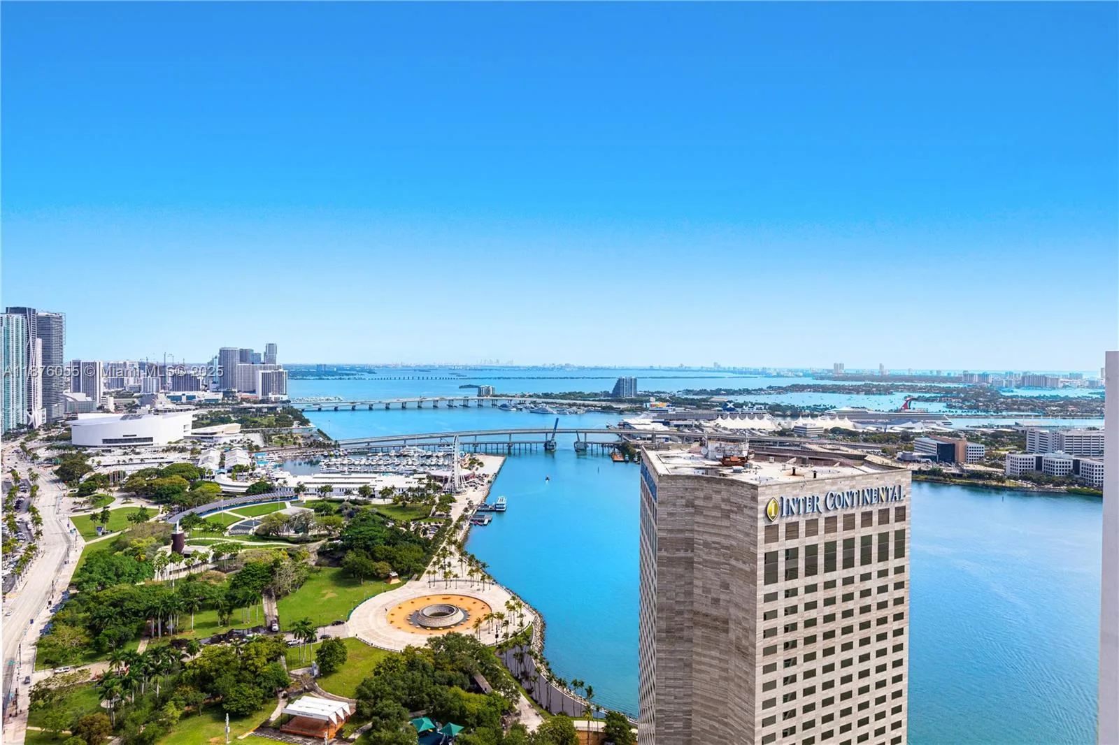 325 S Biscayne Blvd # UPH18, Miami, FL 33131