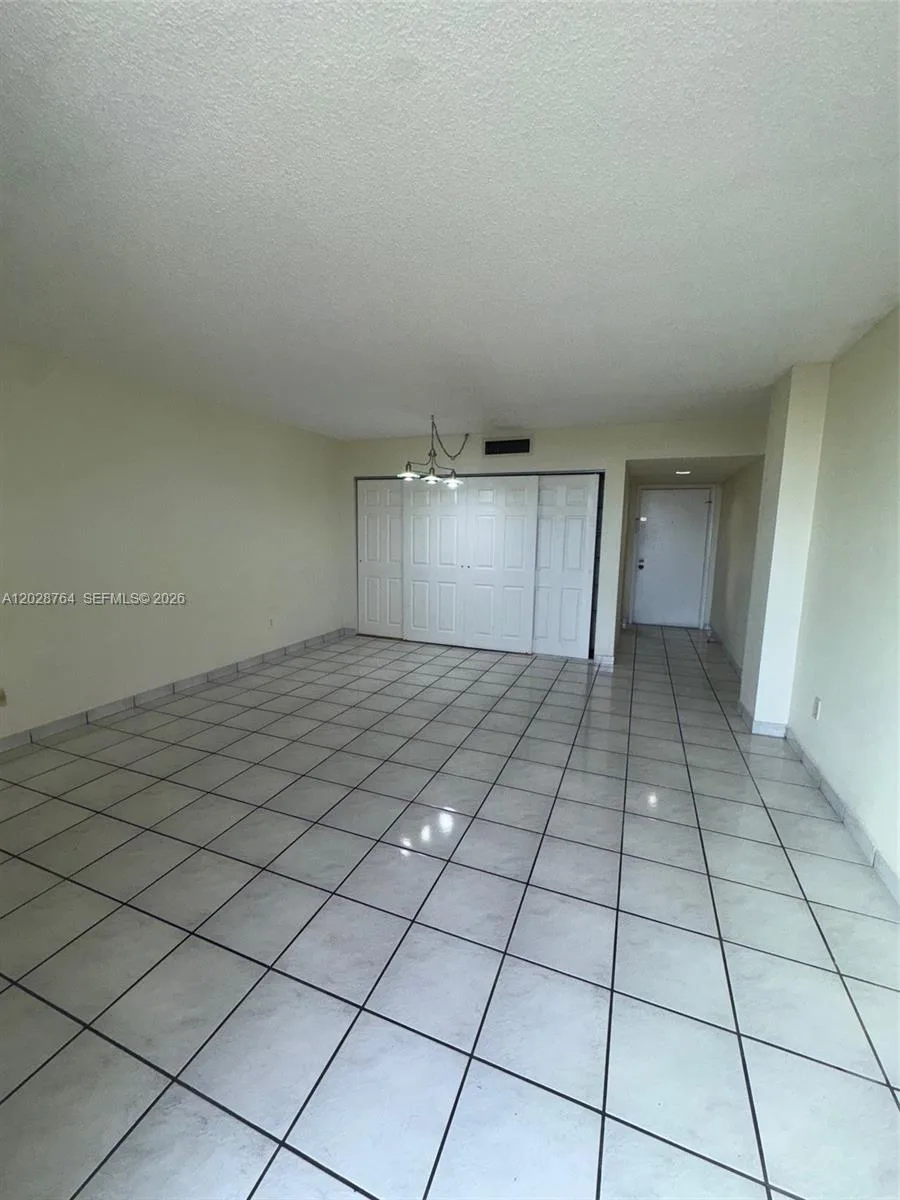 8625 NW 8th St # 402, Miami, FL 33126 photo 5