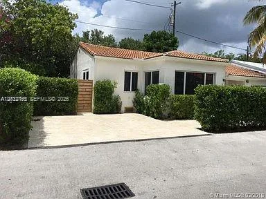 3 Farrey Ln # 3, Miami Beach, FL 33139