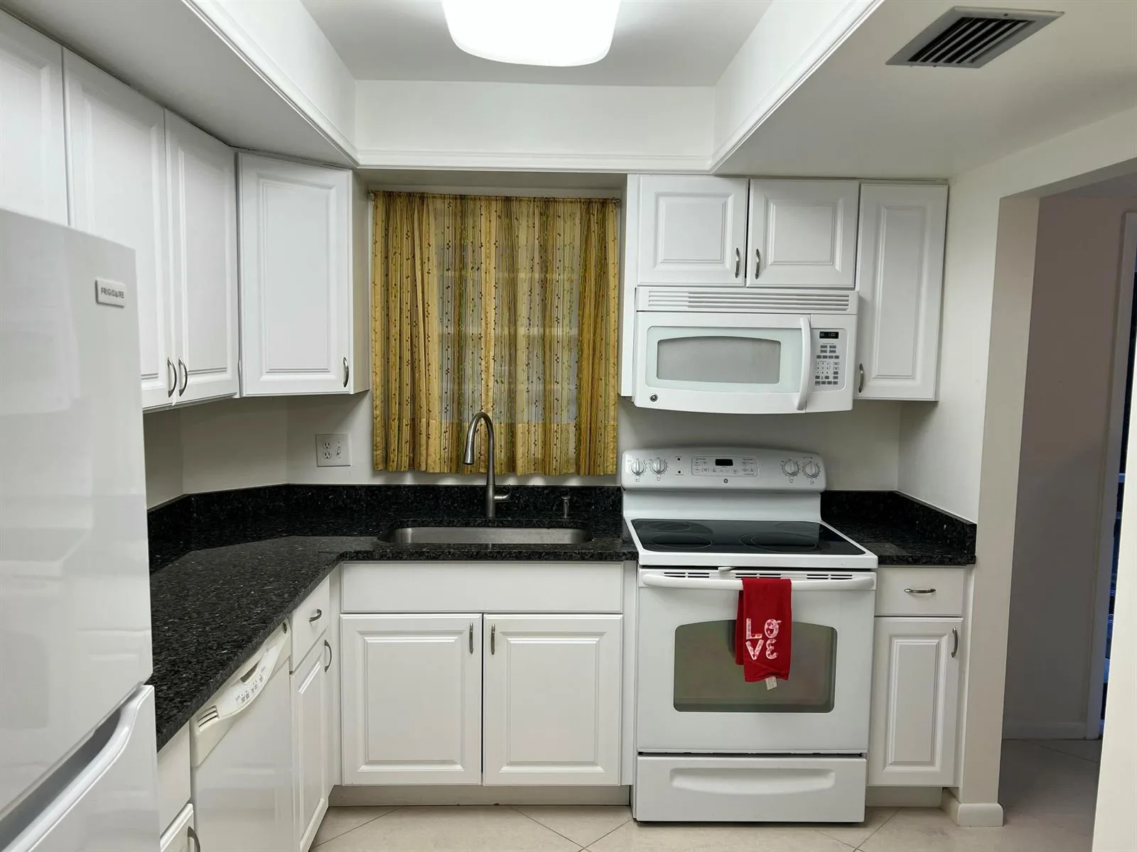 18081 SE Country Club Drive # 7-69, Jupiter, FL 33469 photo 2