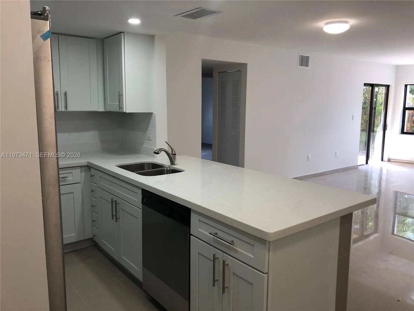 8883 Fontainebleau Blvd # 101-A, Miami, FL 33172 photo 2