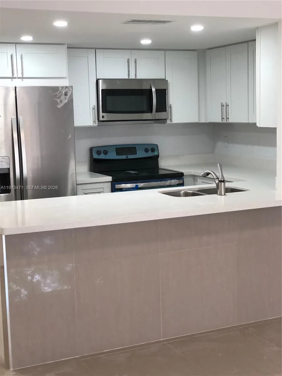 8883 Fontainebleau Blvd # 101-A, Miami, FL 33172 photo 3
