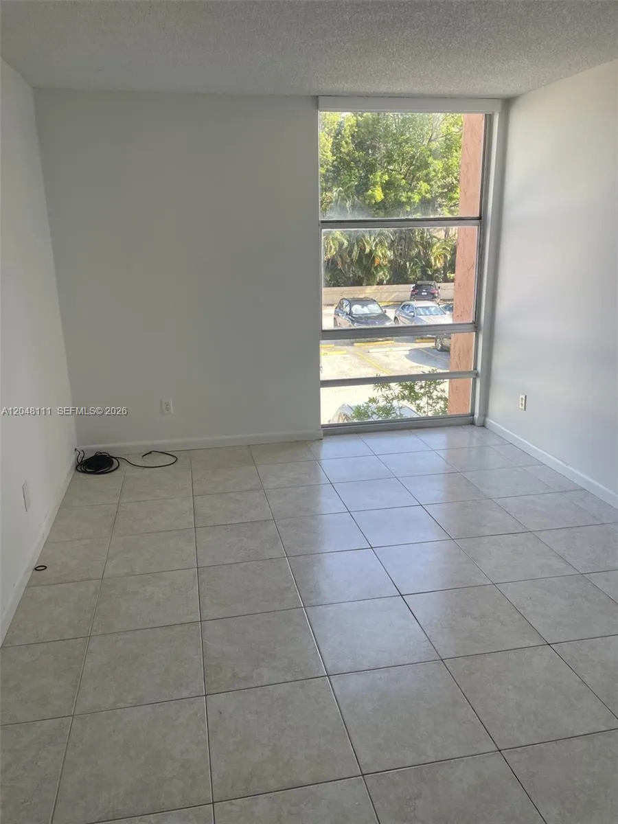 200 172nd St # 210, Sunny Isles Beach, FL 33160 photo 3
