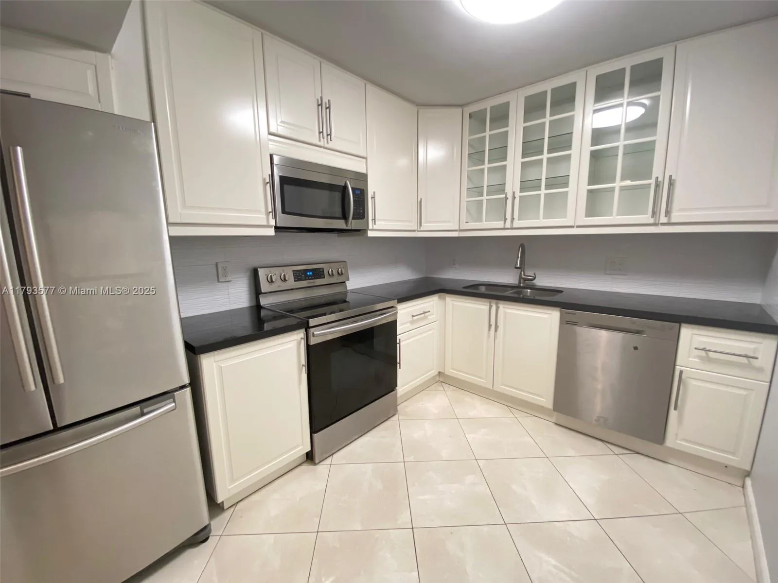 2500 Parkview Dr # 519, Hallandale Beach, FL 33009