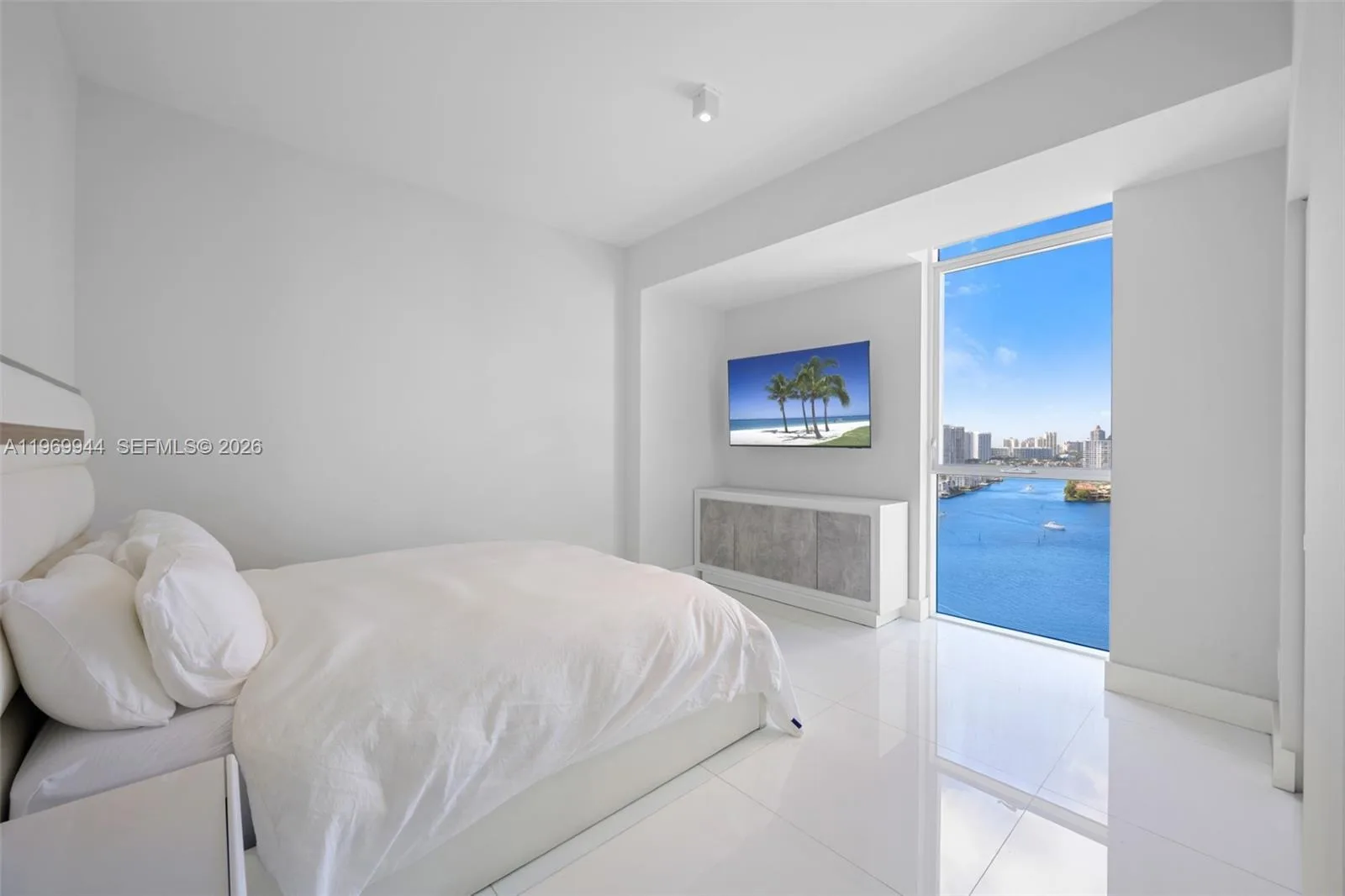 400 Sunny Isles Blvd # 2004, Sunny Isles Beach, FL 33160 photo 10