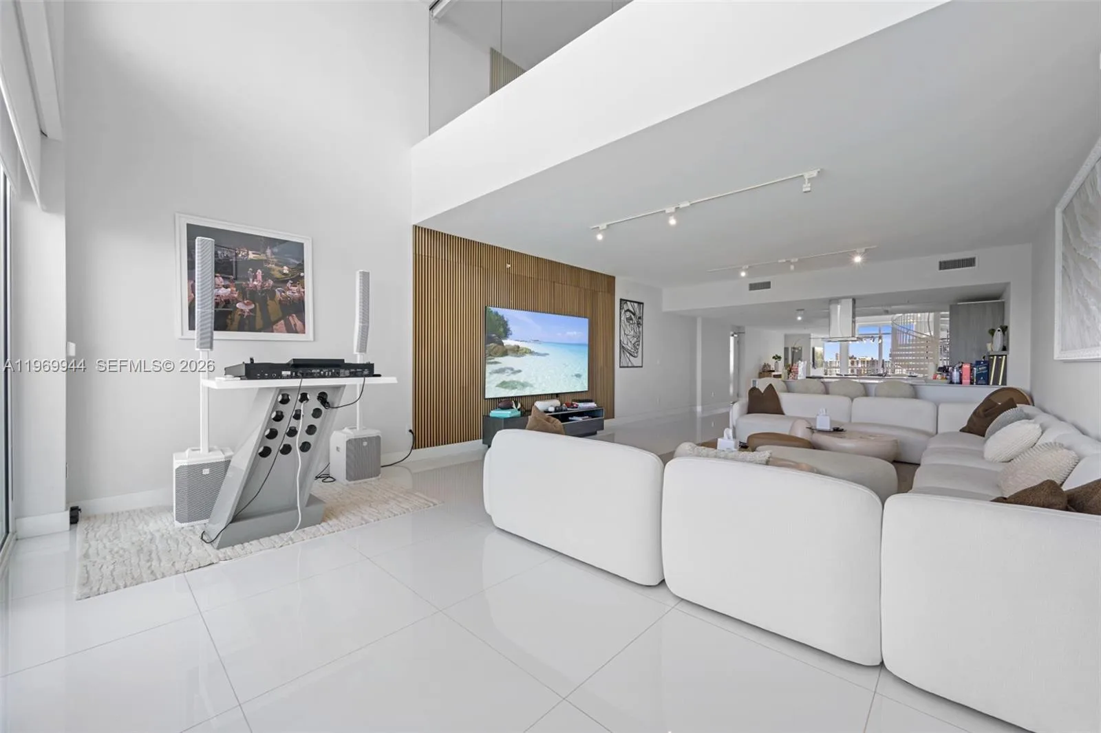 400 Sunny Isles Blvd # 2004, Sunny Isles Beach, FL 33160 photo 3