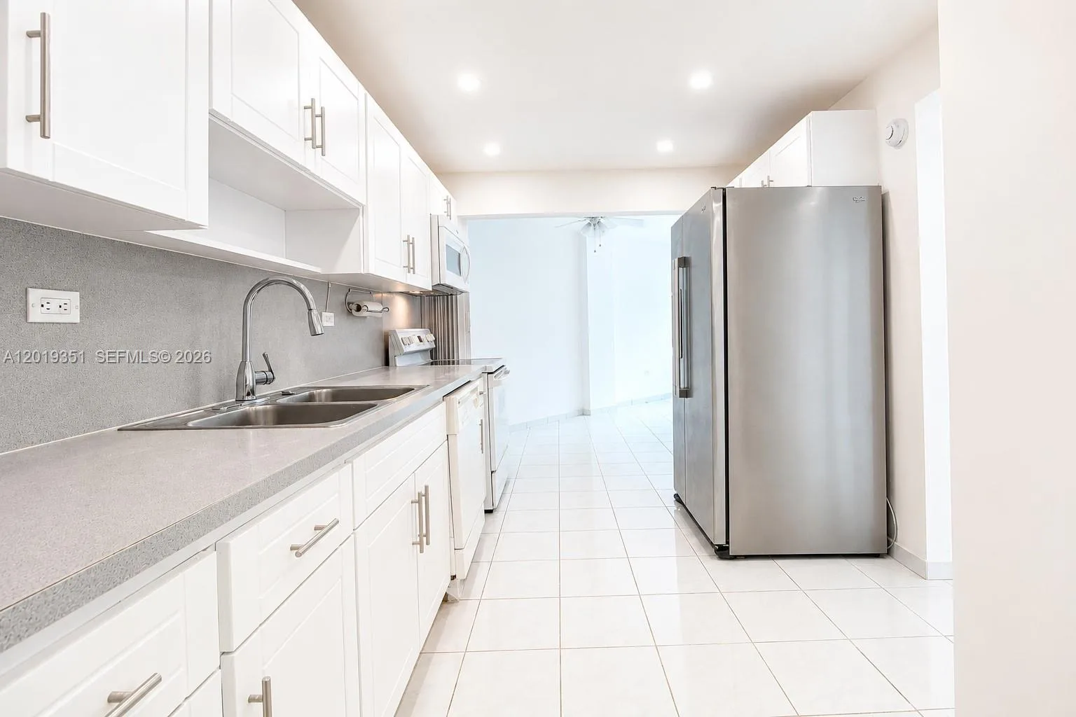 7135 Collins Ave # 912, Miami Beach, FL 33141 photo 12
