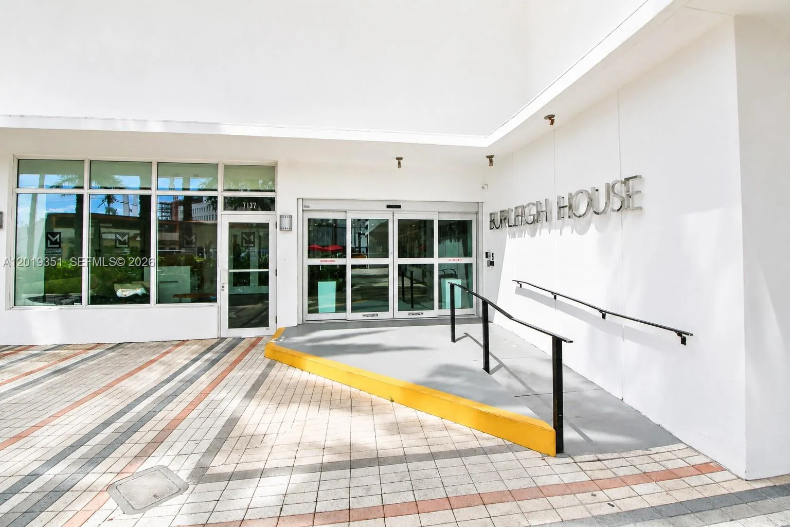7135 Collins Ave # 912, Miami Beach, FL 33141 photo 2