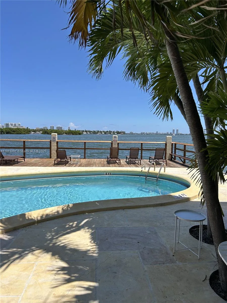 7845 NE Bayshore Ct # 20, Miami, FL 33138