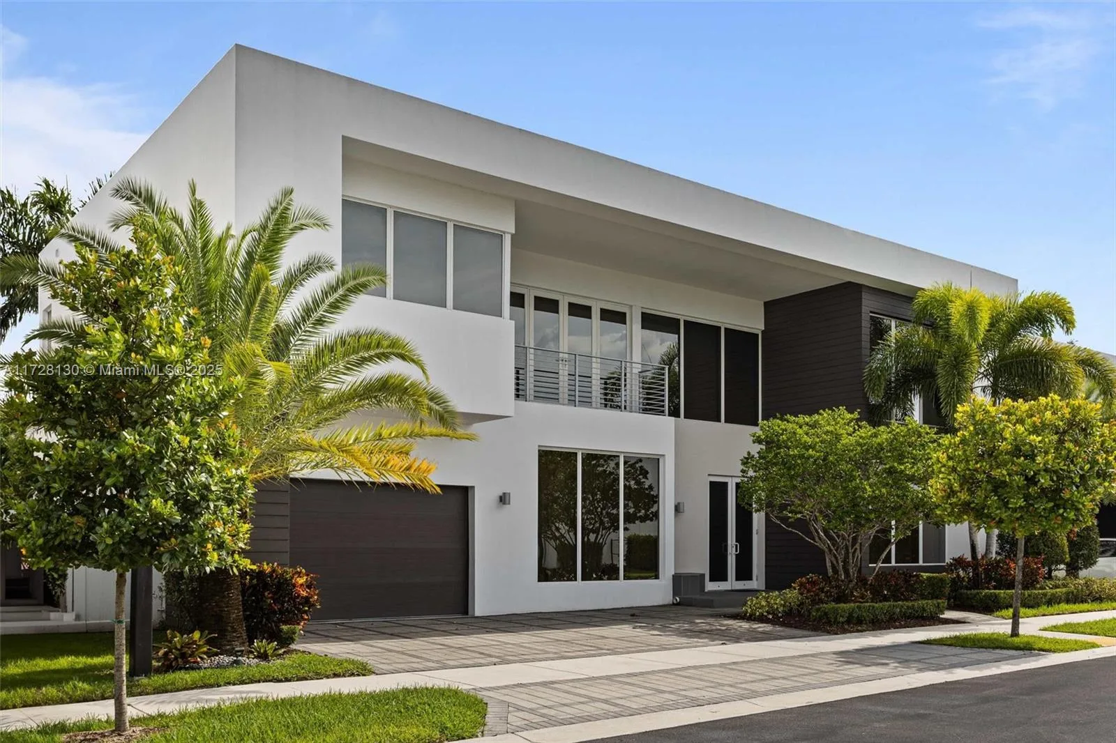 10296 NW 74th Ter, Doral, FL 33178 photo 2
