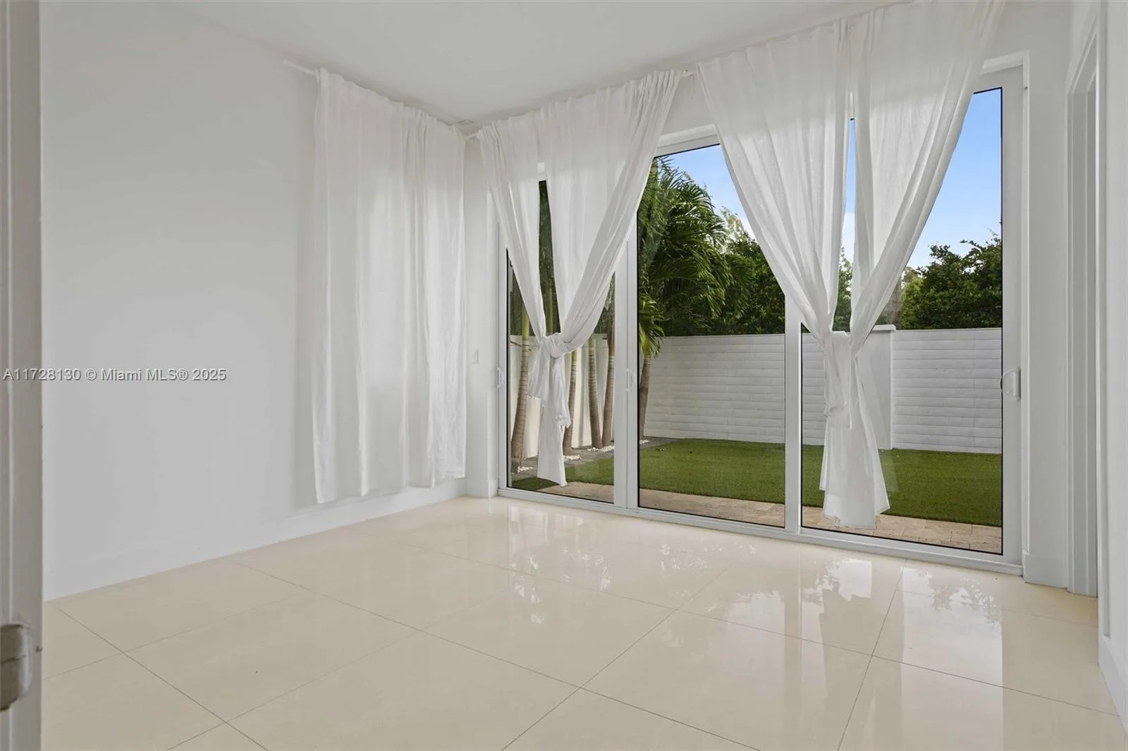 10296 NW 74th Ter, Doral, FL 33178 photo 4