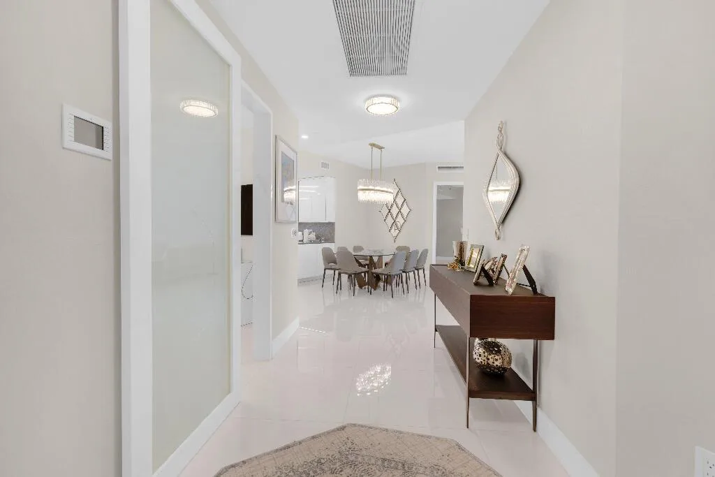 15811 COLLINS Avenue # 2207, Sunny Isles Beach, FL 33160