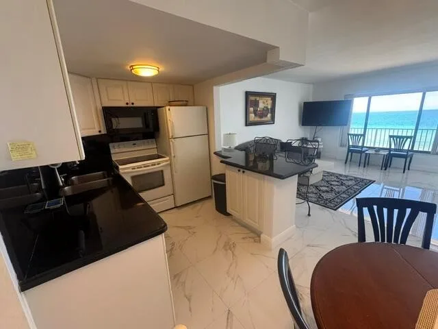 300 Oregon Street # 502, Hollywood, FL 33019 photo 10