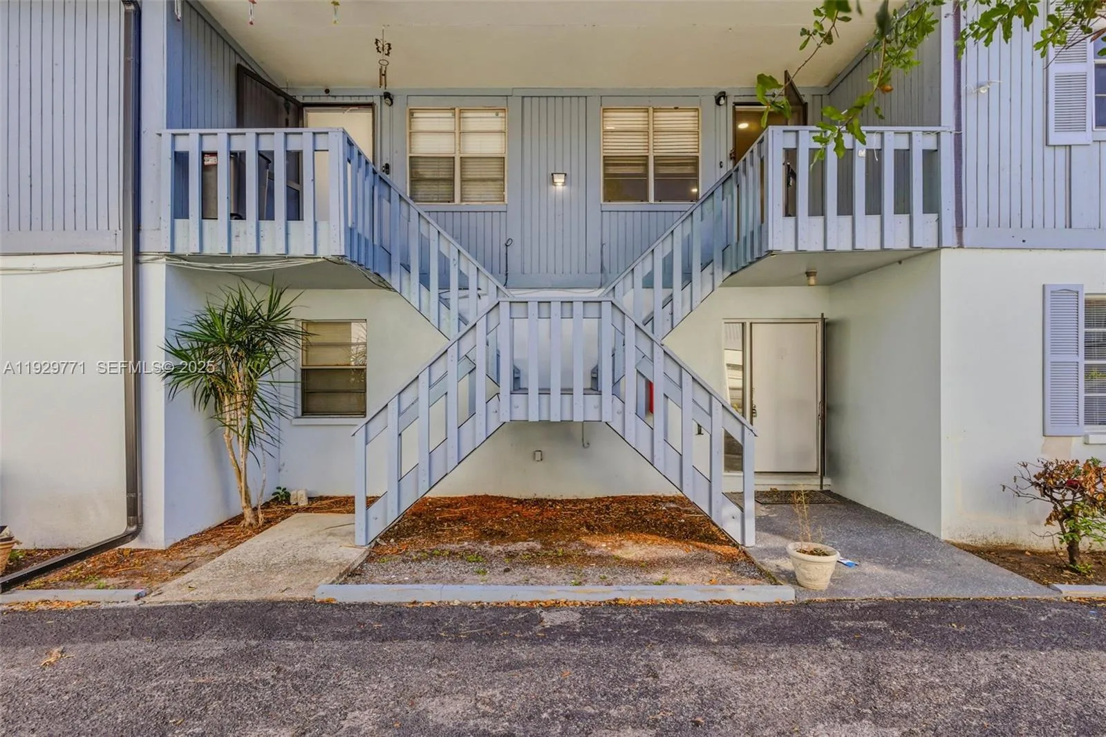 9208 N Connechusett Rd, FL 33617 photo 4