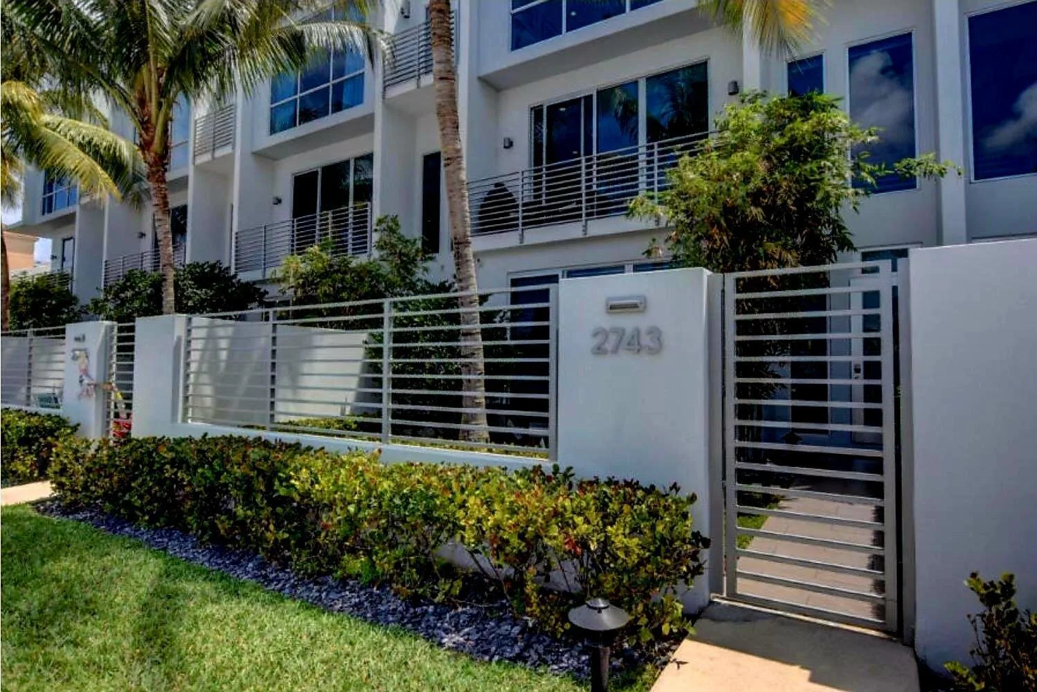 2743 NE 1ST Street, Pompano Beach, FL 33062 photo 4