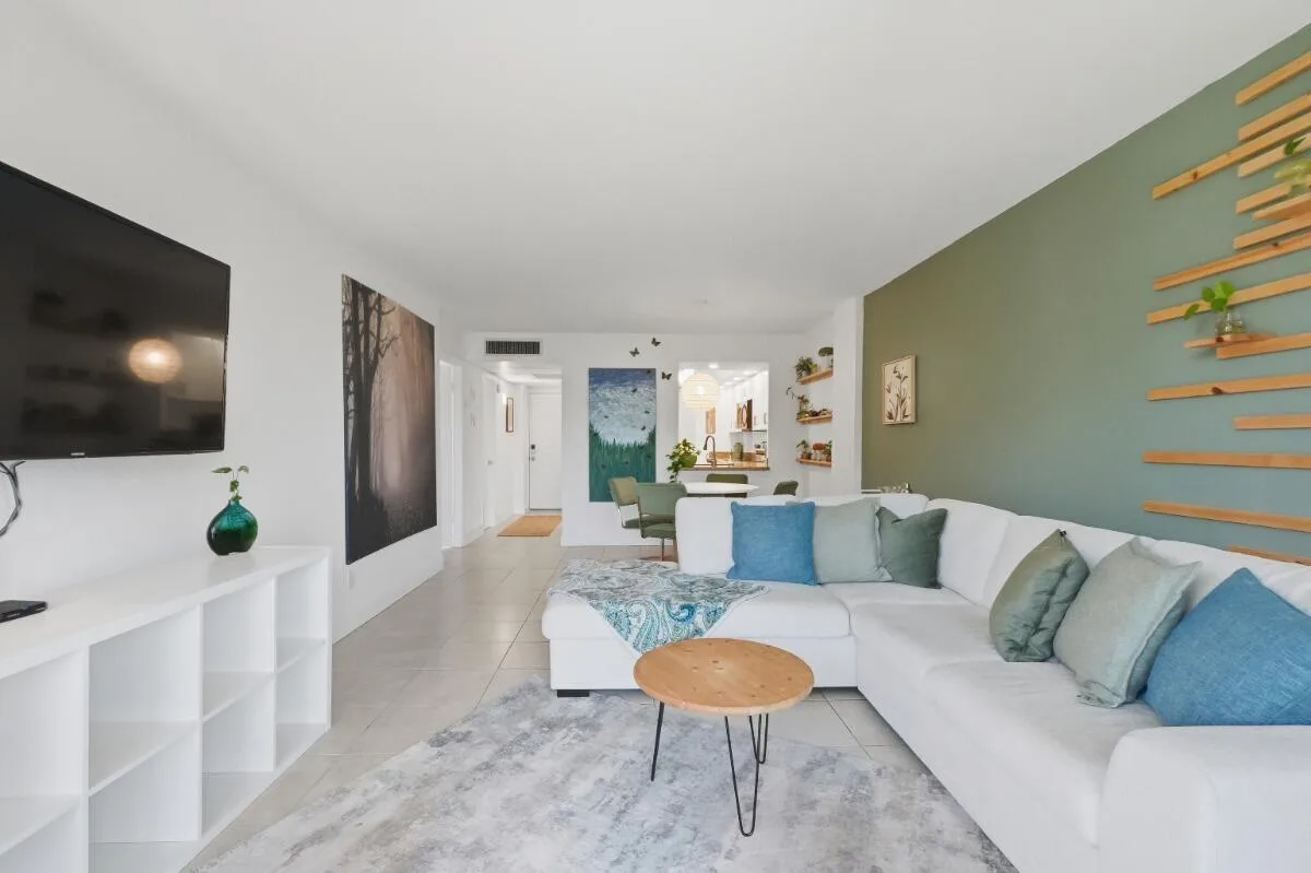 108 ROYAL PARK Drive # 1D, Oakland Park, FL 33309