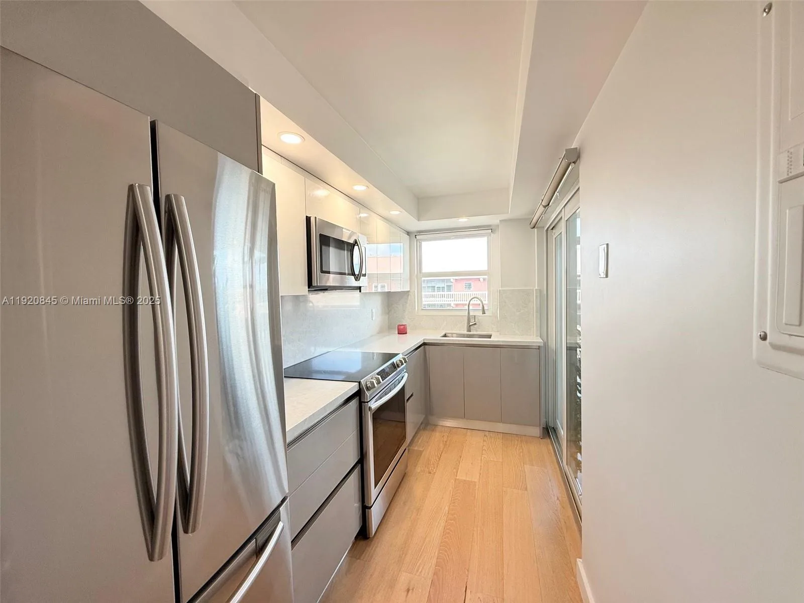 180 NE 12th Ave # 12E, Hallandale Beach, FL 33009 photo 4