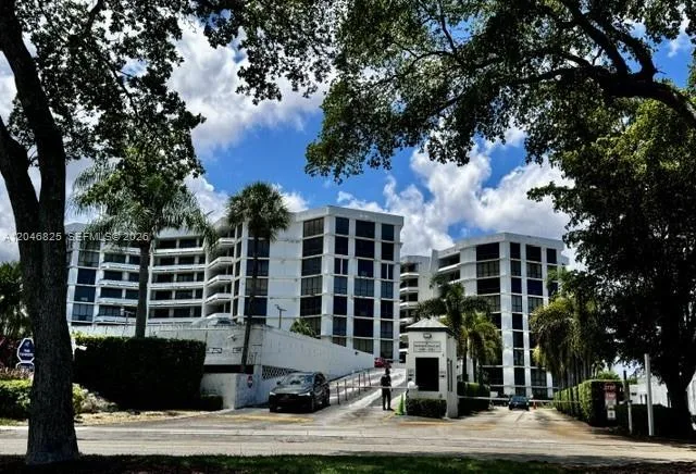13951 Kendale Lakes Cir # 807A, Miami, FL 33183