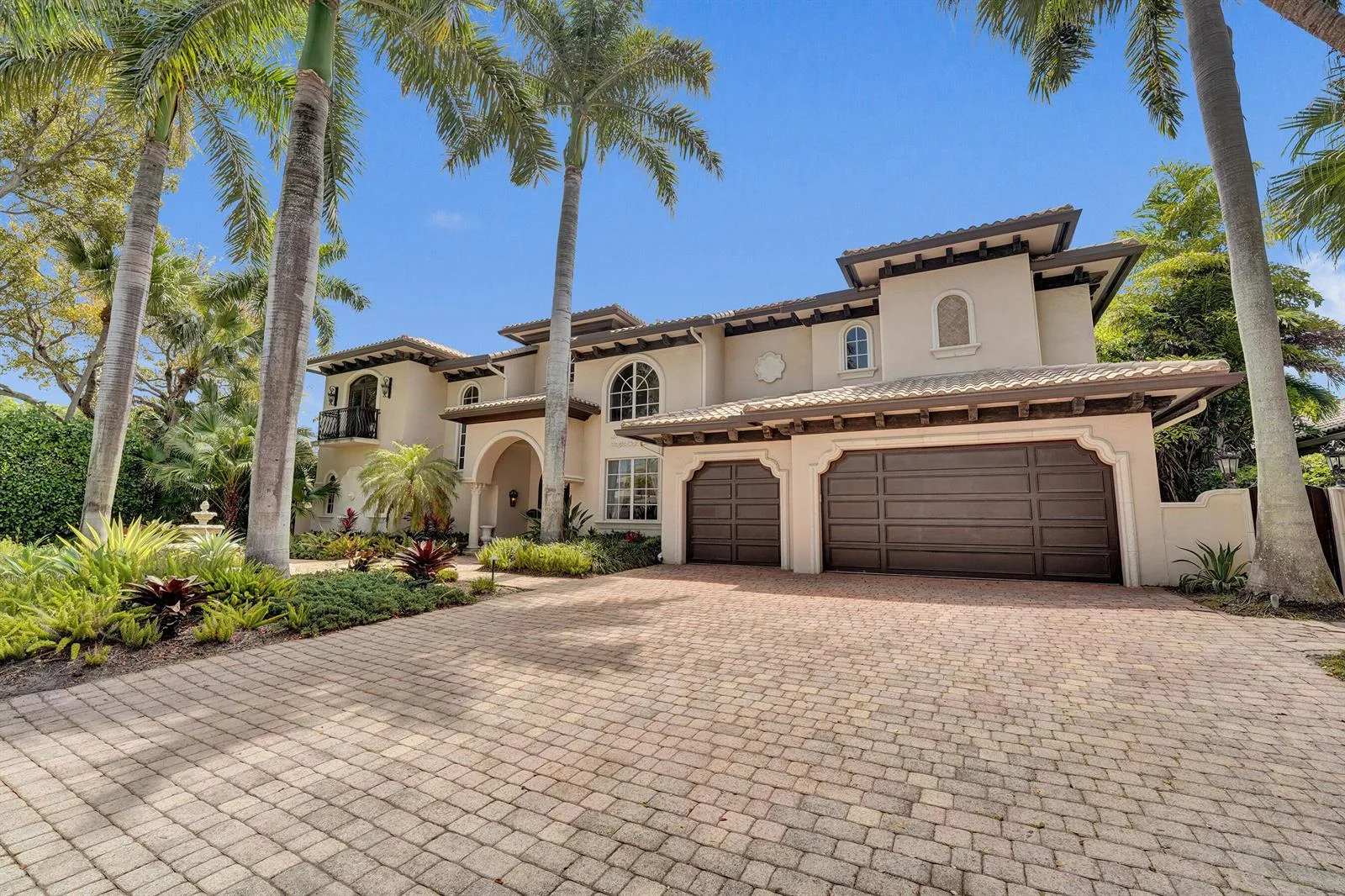 1212 E Lake Drive, Fort Lauderdale, FL 33316