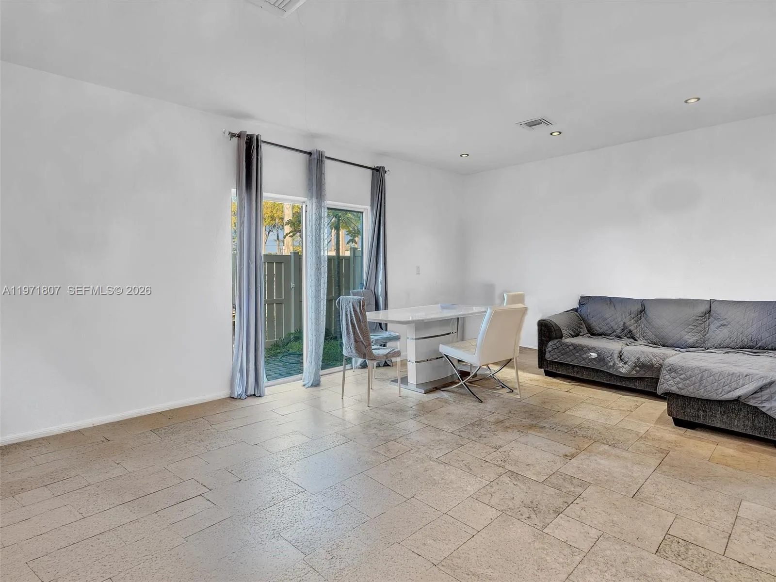 21 SE 3rd Ave, Hallandale Beach, FL 33009 photo 7