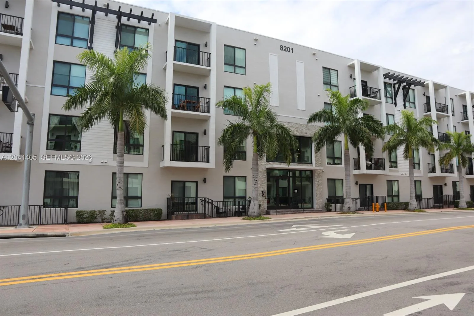 8201 NW 41st St # D-402, Doral, FL 33166
