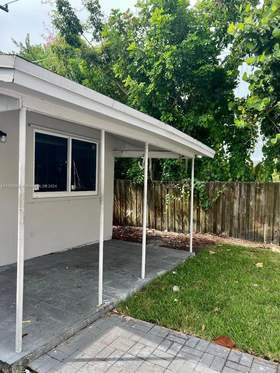 2419 Lincoln St # 23B, Hollywood, FL 33020 photo 2
