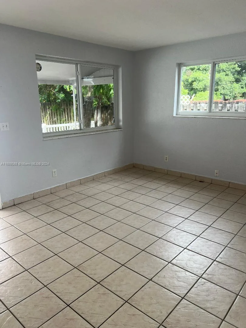 2419 Lincoln St # 23B, Hollywood, FL 33020 photo 4