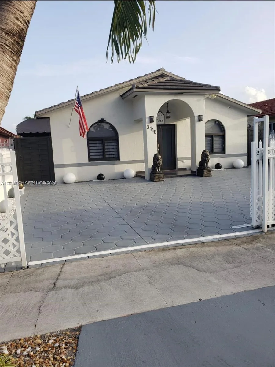 3118 W 71st Pl, Hialeah, FL 33018 photo 2