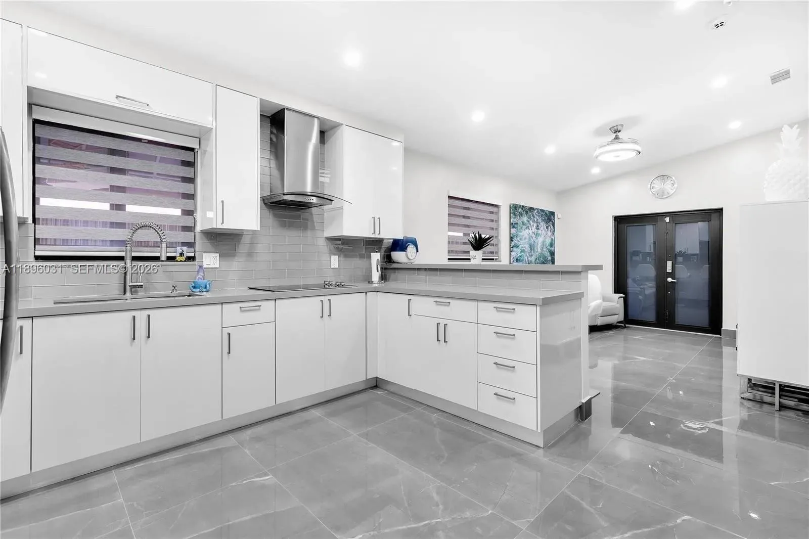 3118 W 71st Pl, Hialeah, FL 33018 photo 6
