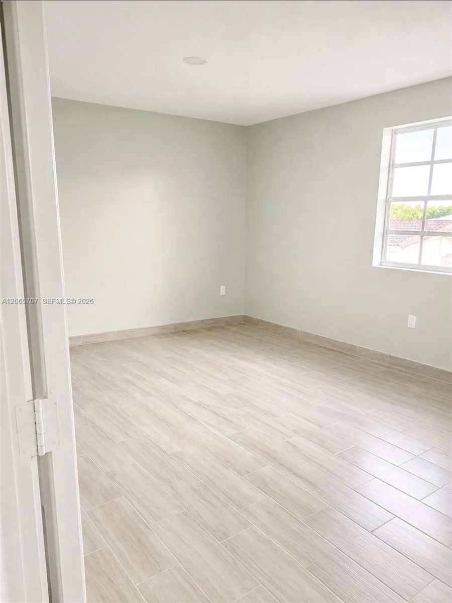 359 W 12th St # 3, Hialeah, FL 33010