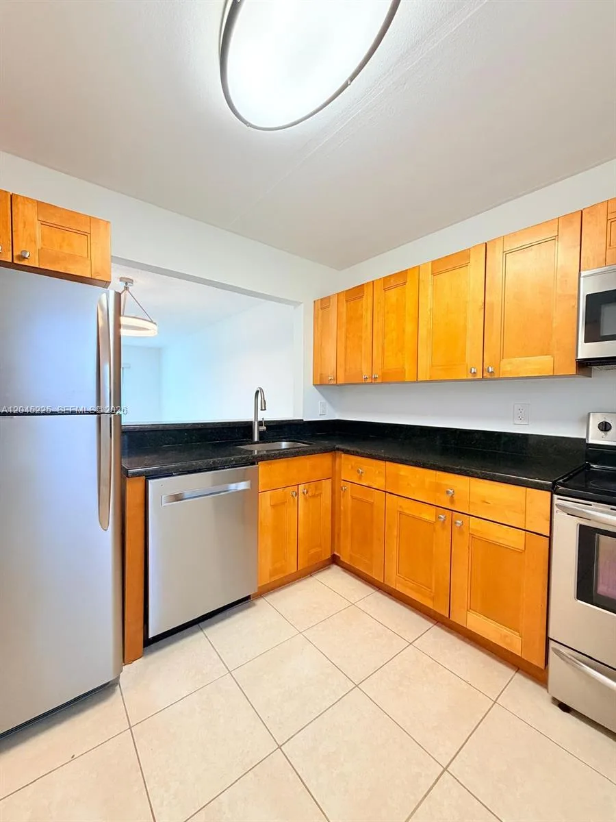 7705 Camino Real # B413, Miami, FL 33143 photo 4