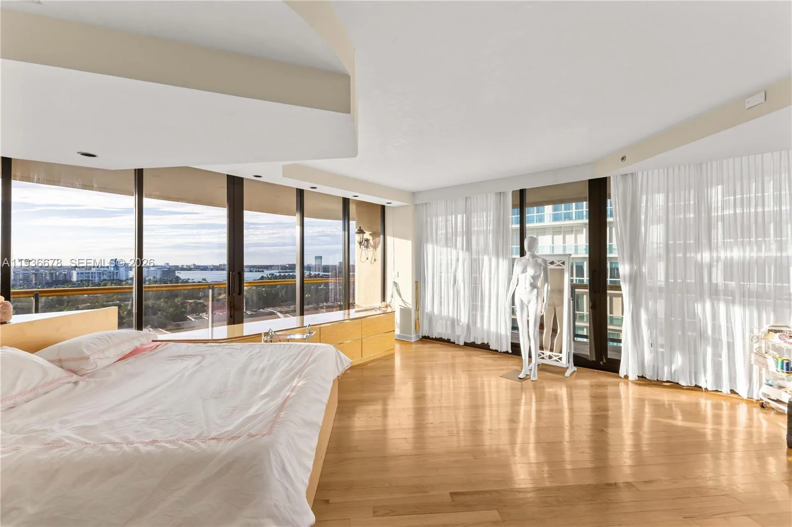 Bal Harbour Tower – photo 16