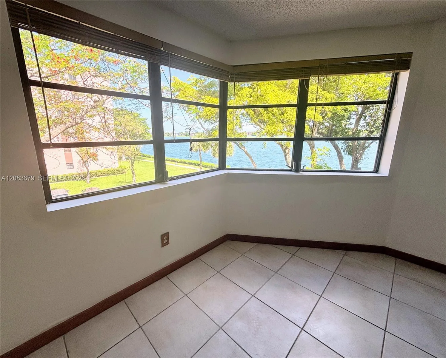 20860 San Simeon Way # 303-6, Miami, FL 33179