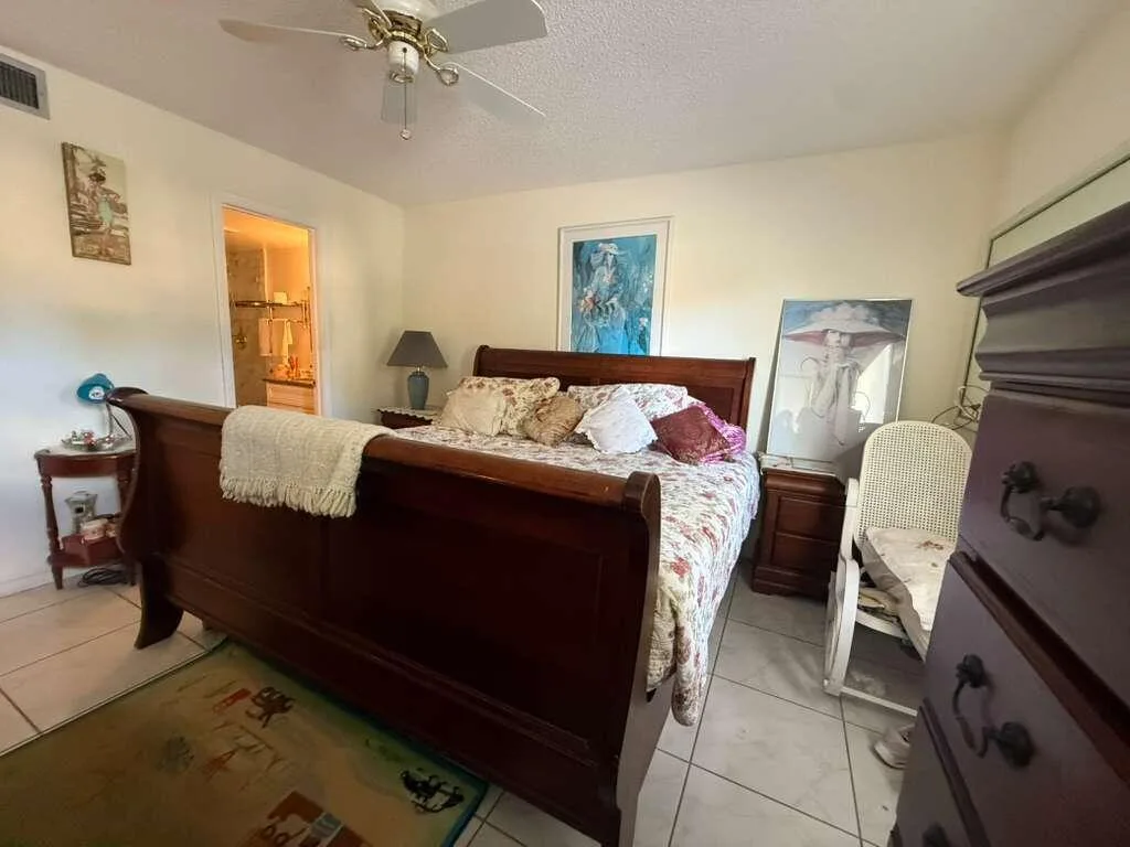 213 Pine Hov Circle # D2, FL 33463 photo 13
