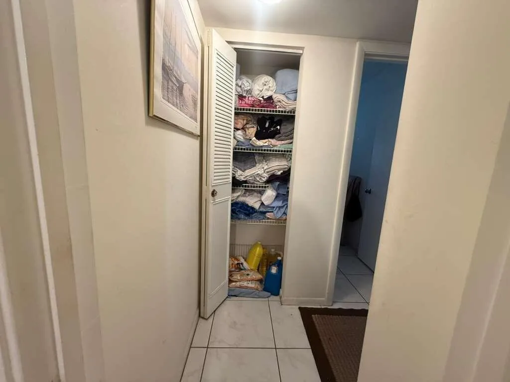 213 Pine Hov Circle # D2, FL 33463 photo 7
