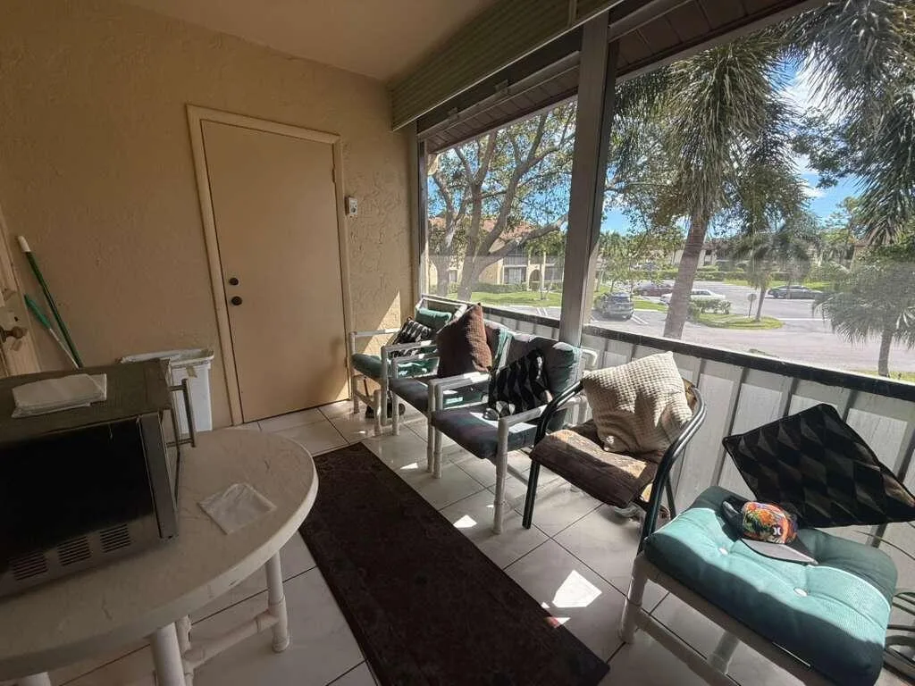 213 Pine Hov Circle # D2, FL 33463 photo 8