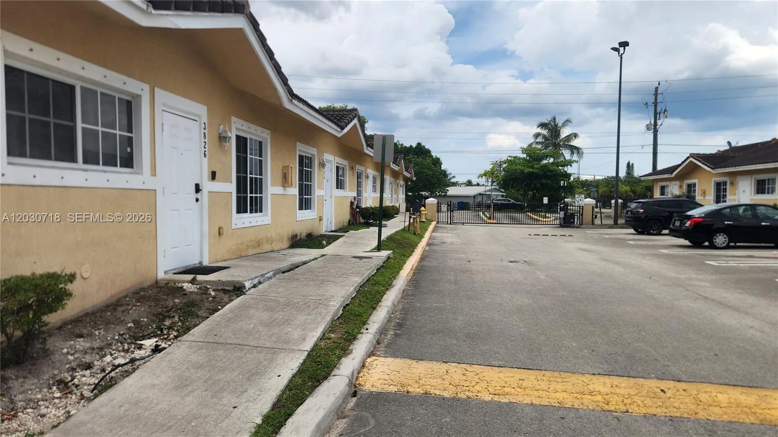 3826 SW 48th Ave # 3826, Hollywood, FL 33023 photo 2