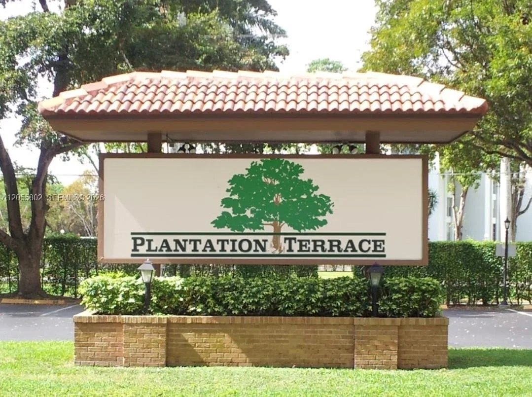 6731 Cypress Rd # 301, Plantation, FL 33317