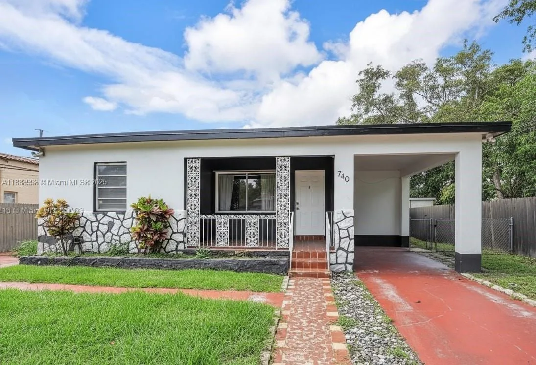 740 NW 42nd St, Miami, FL 33127