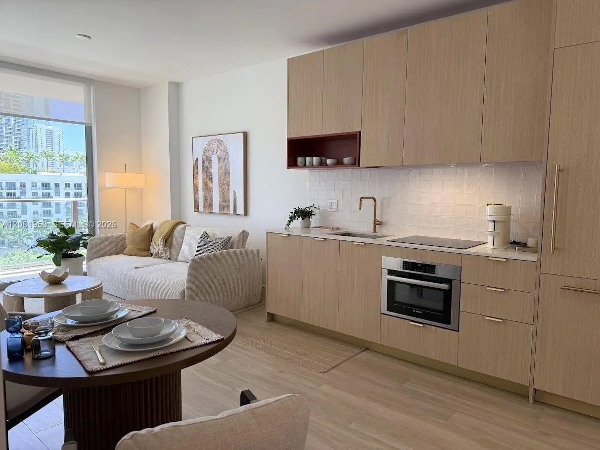90 NE 32 # 803, Miami, FL 33137