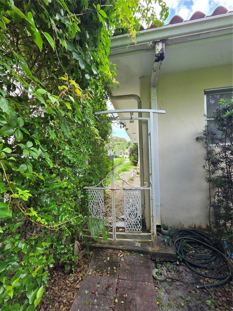 345 Malaga Ave, Coral Gables, FL 33134 photo 10