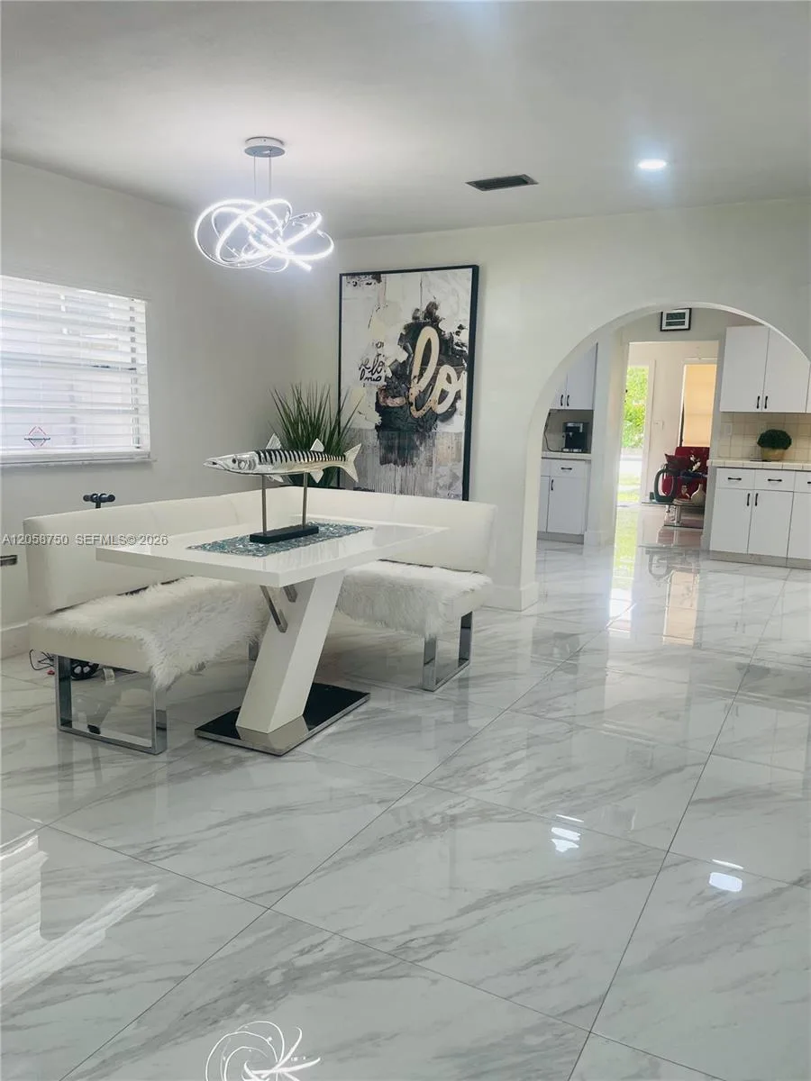 8025 NW 170th St, Hialeah, FL 33015 photo 6
