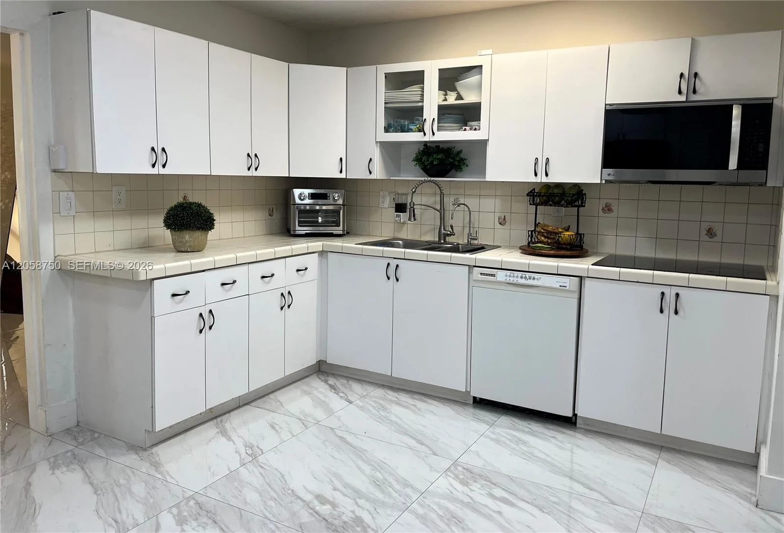8025 NW 170th St, Hialeah, FL 33015 photo 8