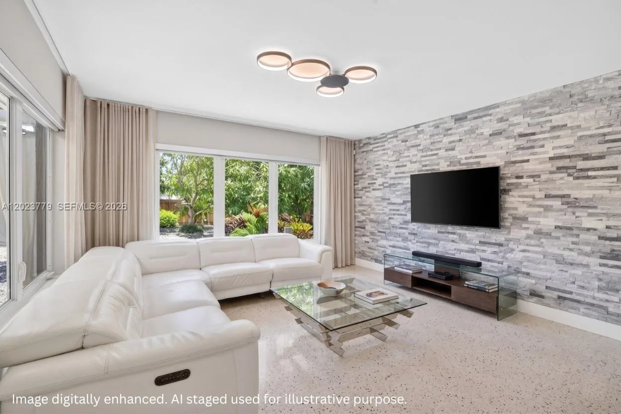 709 NW 9th Ct, Hallandale Beach, FL 33009