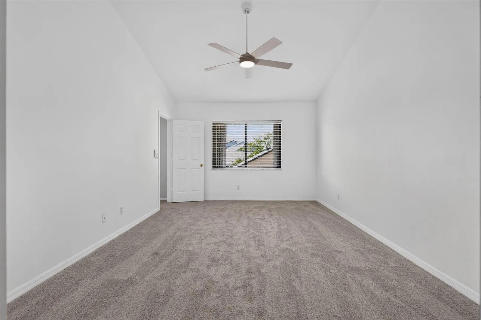 6130 SE Georgetown Place, Hobe Sound, FL 33455 photo 4