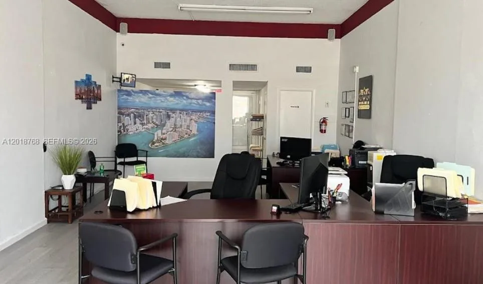 402 NW 27 Ave, Miami, FL 33125 photo 2