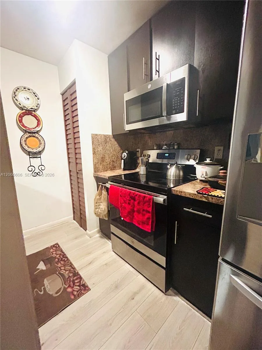 9702 Hammocks Blvd # 203, Miami, FL 33196 photo 12
