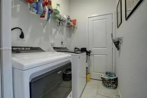 565 NE 5th Pl, Florida City, FL 33034 photo 10