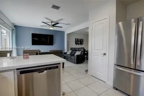 565 NE 5th Pl, Florida City, FL 33034 photo 5