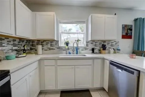 565 NE 5th Pl, Florida City, FL 33034 photo 6